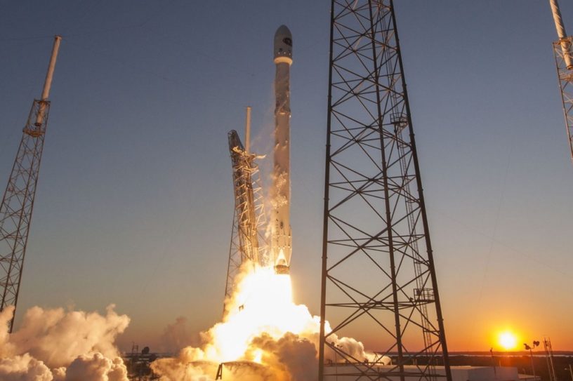 Space X falcon9 lancement réutilisable fusée
