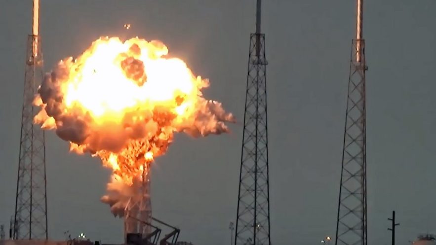 explosion lancement space x