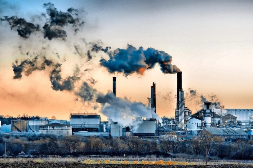 scientifiques processus transformant le CO2 en éthanol industrie pollution