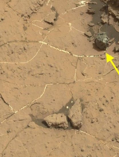 meteorite metallique lisse sur mars