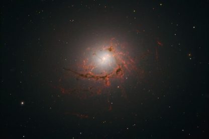 galaxie détruite trou noir supermassif