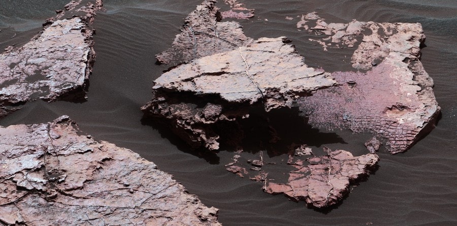 dessication fissures roche boue mars surface curiosity nasa 