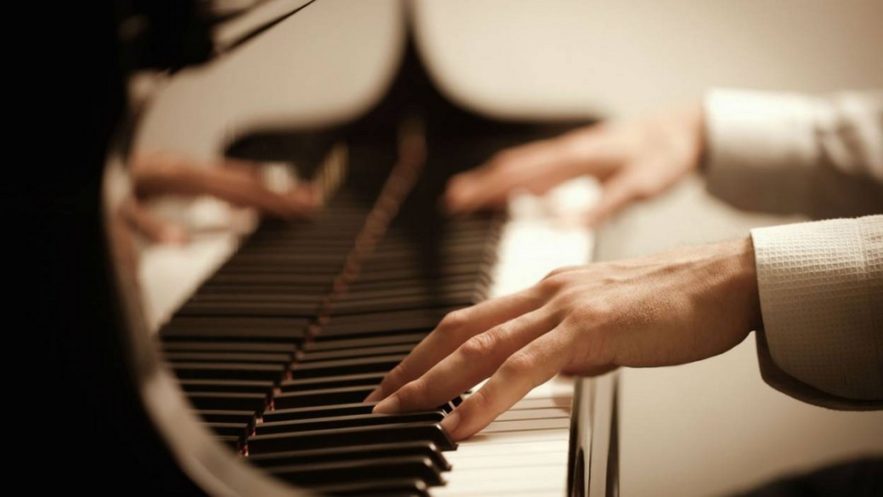 apprentissage piano fonction motrice compétence moteur cerveau entrainement