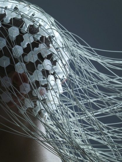electroencephalogramme EEG se parler a soi meme stress emotions negatives pensées-min