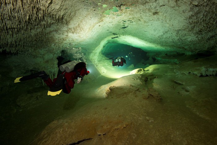 caverne grotte sous marine submergee mexique