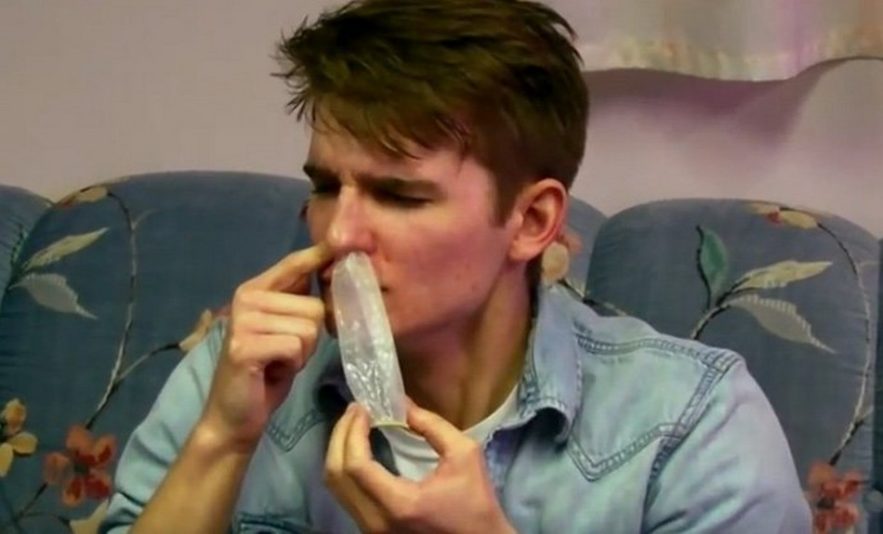 aspirer inspirer sniffer préservatif nez challenge défi