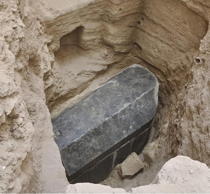 site sarcophage egypte granit noir