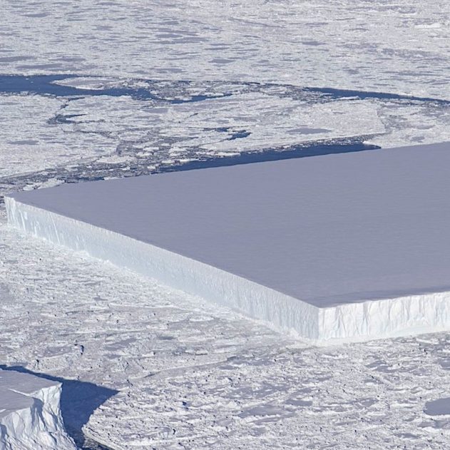 iceberg rectangulaire nasa octobre 2018