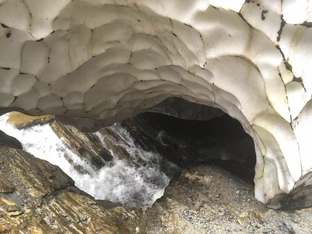 grotte trou decouverte canada