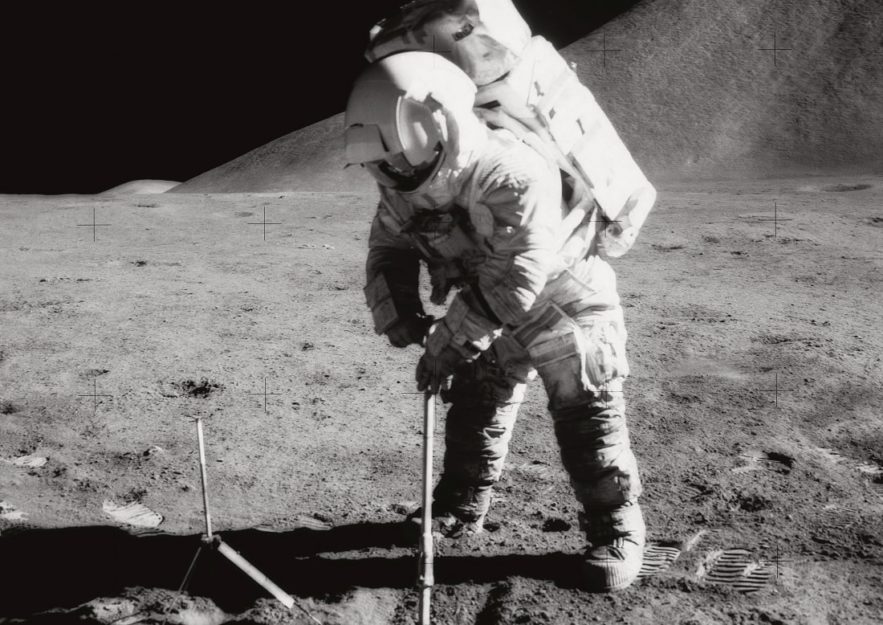 astronaute roche lune