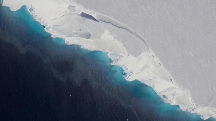 glacier thwaites fonte glace antarctique cavite enorme 
