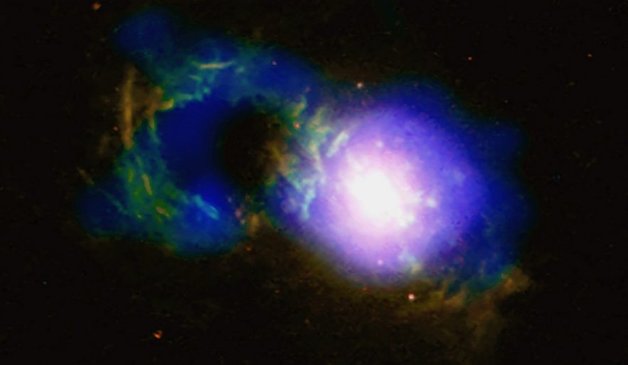 tasse the quasar trou noir galaxie structure cosmique chandra
