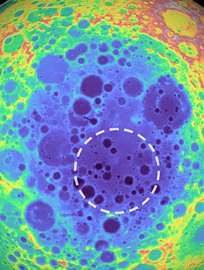 anomalie gravitationnelle lune tache etrange cratere