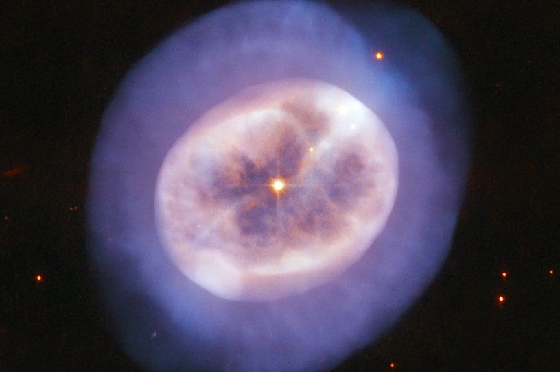 hubble nebuleuse NGC 2022 forme meduse