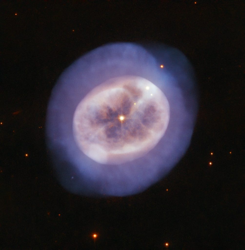 hubble nebuleuse NGC 2022 forme meduse
