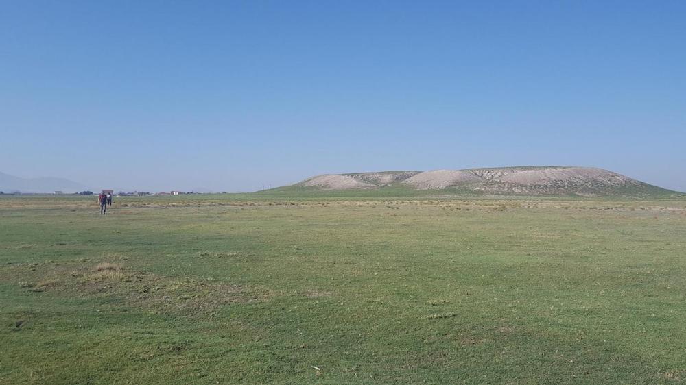 monticule archeologique turkmen karahoyuk