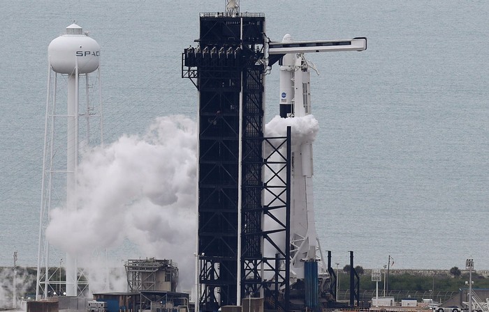 spacex crew dragon falcon 9 nasa iss
