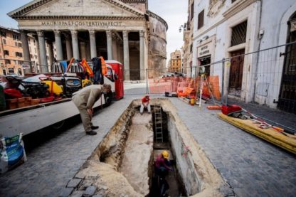 gouffre rome effondrement pavés panthéon