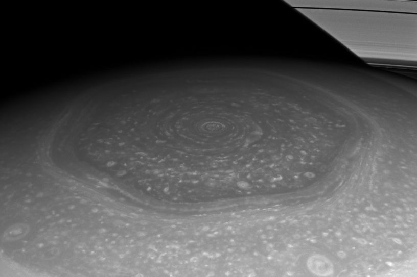 tempete saturne
