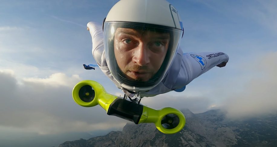 wingsuit electrique permettant vol 300 kmh