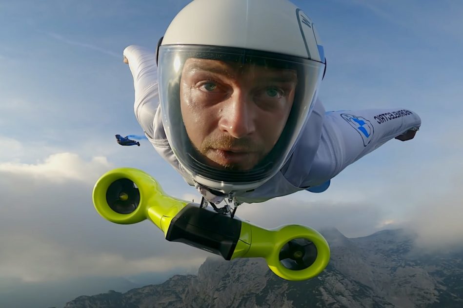 wingsuit electrique permettant vol 300 kmh
