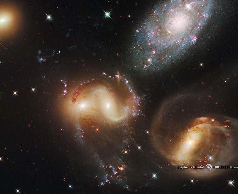 pourquoi galaxies differentes formes