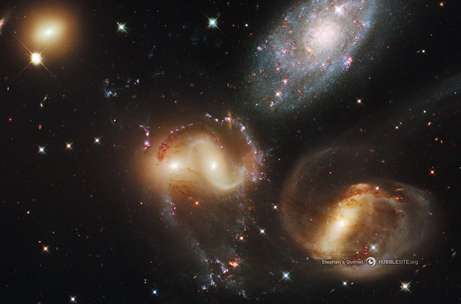 pourquoi galaxies differentes formes
