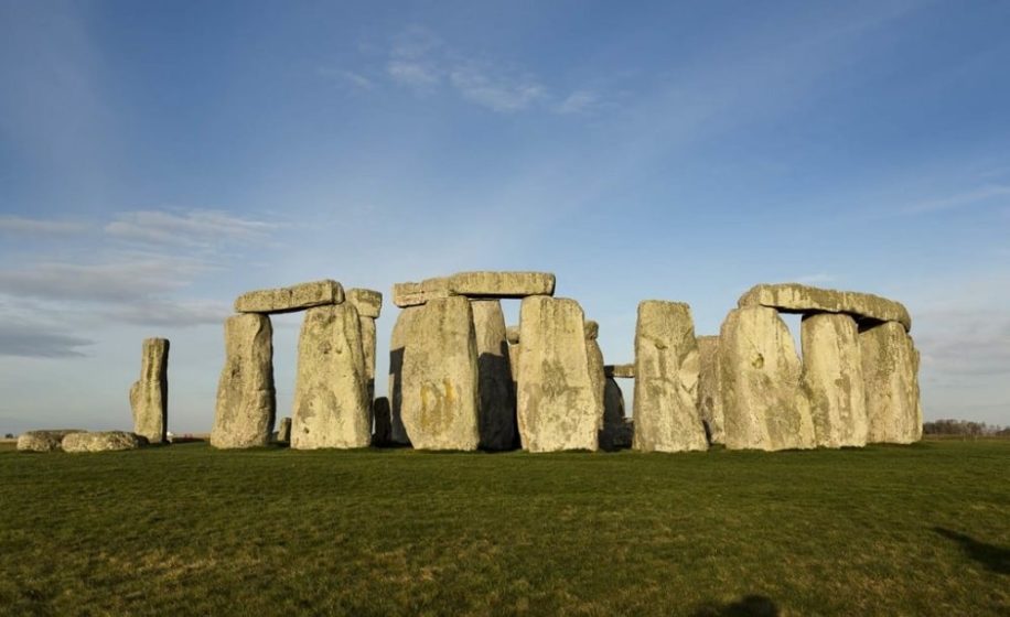 pourquoi stonehenge a ete construit