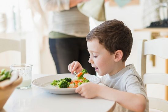 durant enfance regime alimentaire impacte durablement microbiome