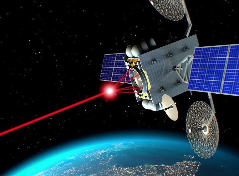 lasers orbitaux pour regler probleme debris spatiaux couv