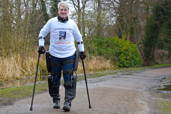 homme paraplegique parcourt 180 kilometres grace exosquelette motorise