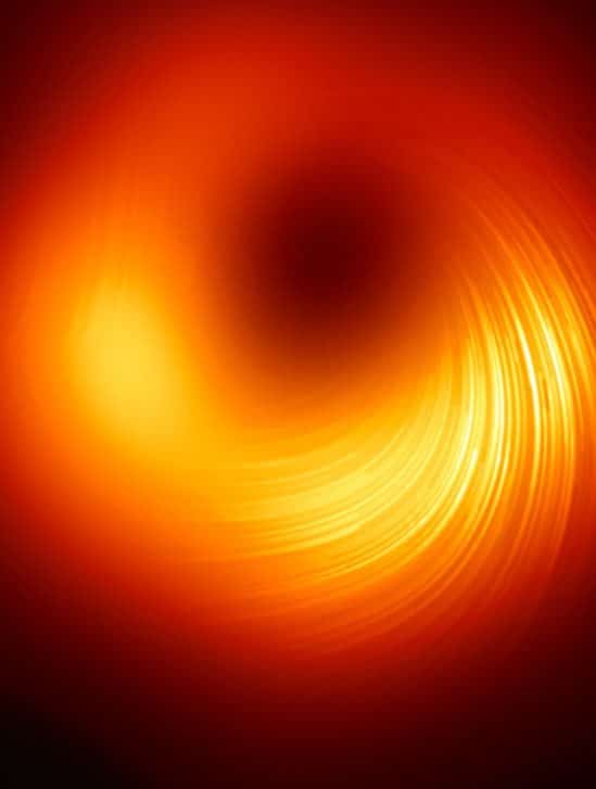trou noir m87 lumière polarisée