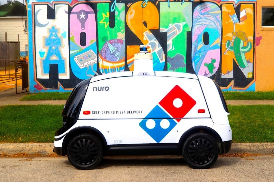 dominos propose desormais livraison par robot autonome