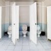 toilettes publiques milliers gouttelettes expulsees chasse eau