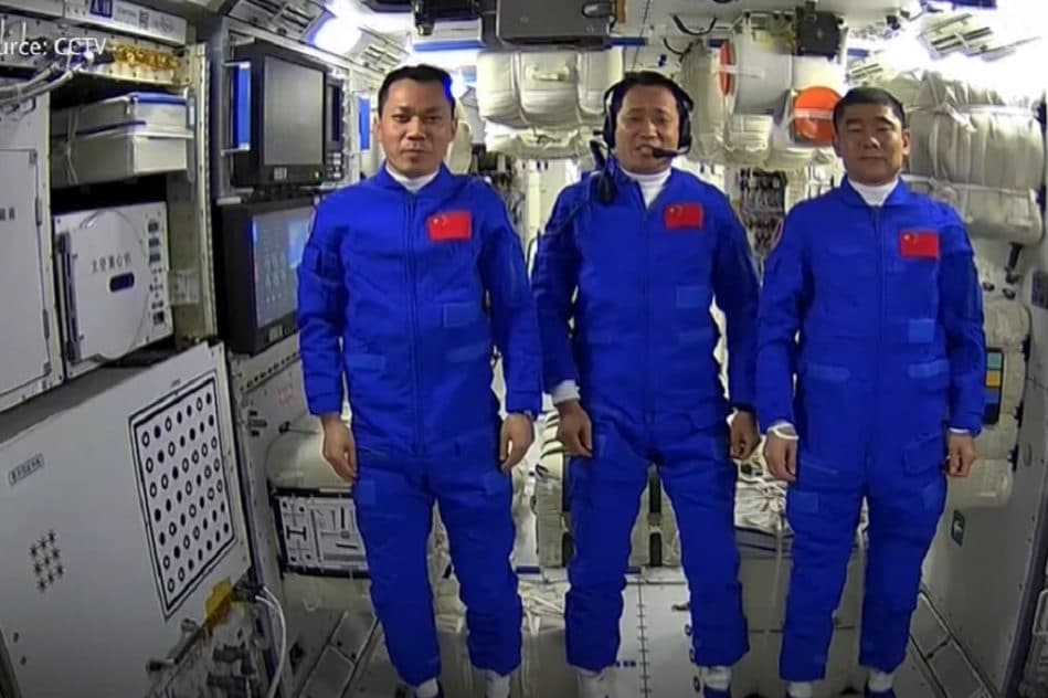 astronautes mission shenzhou investissent station spatiale tiangong3