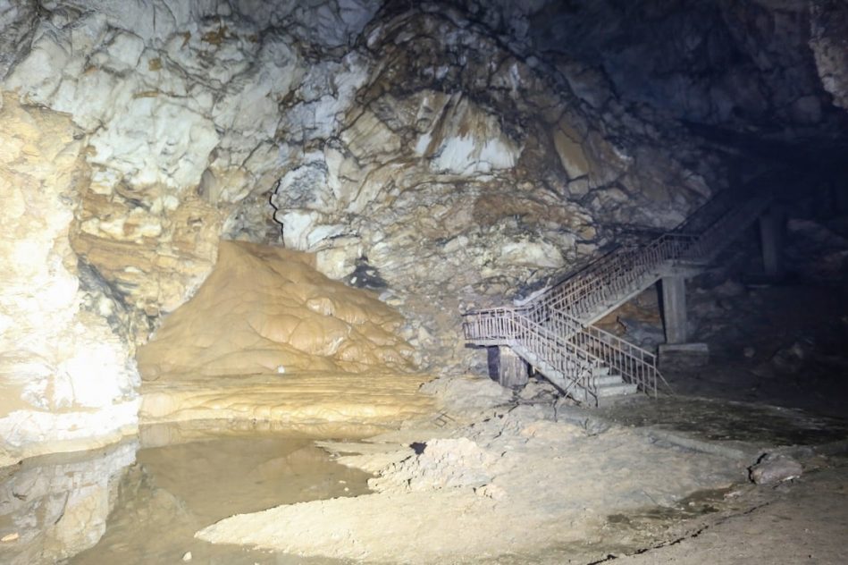adn humain vieux 25000ans retrouve sediments grotte