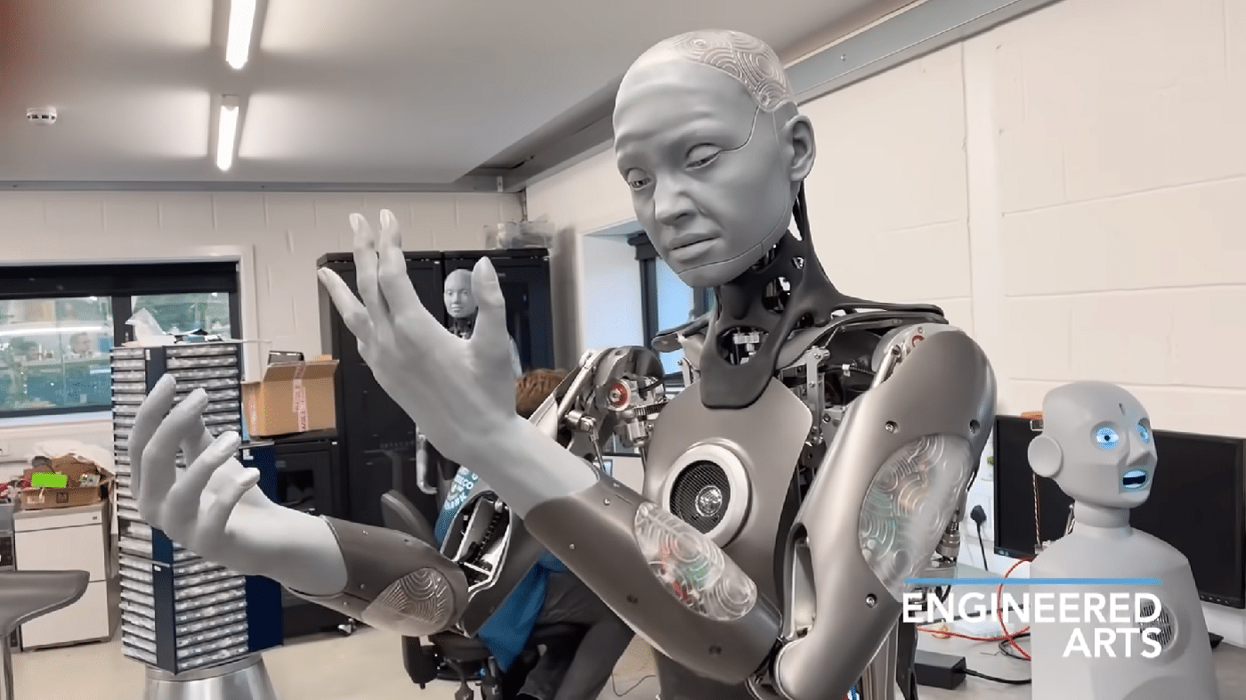 Un robot humanoïde aux expressions faciales étonnamment naturelles