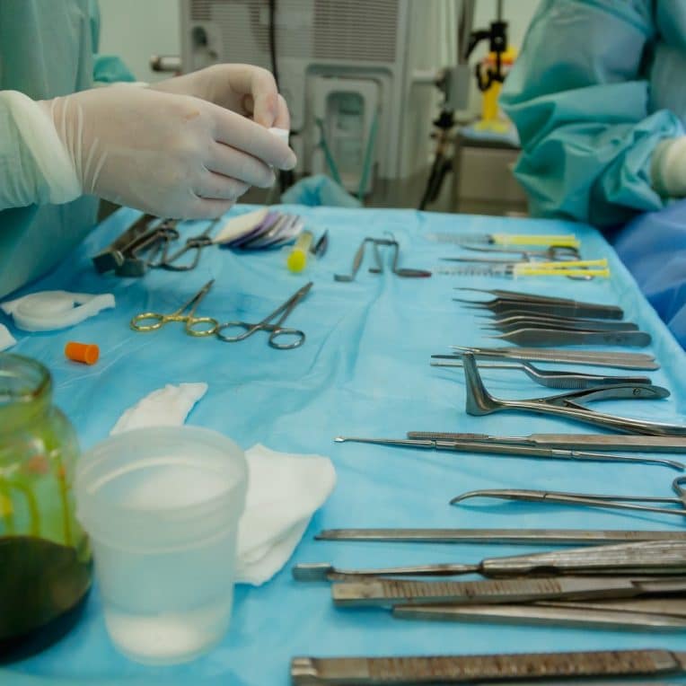 femmes davantage risque mourir apres operees chirurgien masculin