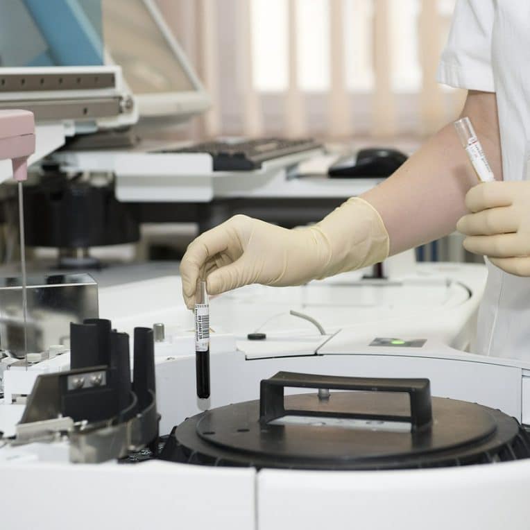 laboratoire jeff bezos embauche scientifiques pour inverser maladies couv