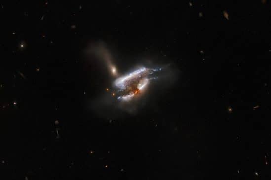 Hubble fusion trois galaxies