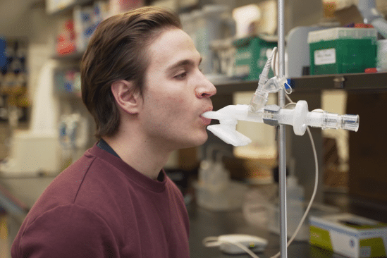Vaccin covid a inhaler efficace variants