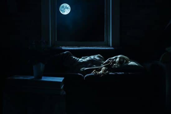 dormir avec lumière perturbe glycémie et santé cardiovasculaire