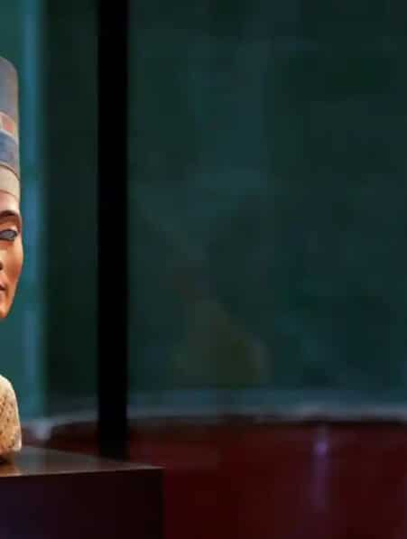emplacement tombeau Néfertiti