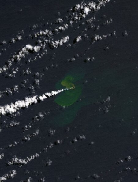 nouvelle ile emerge pacifique eruption home reef