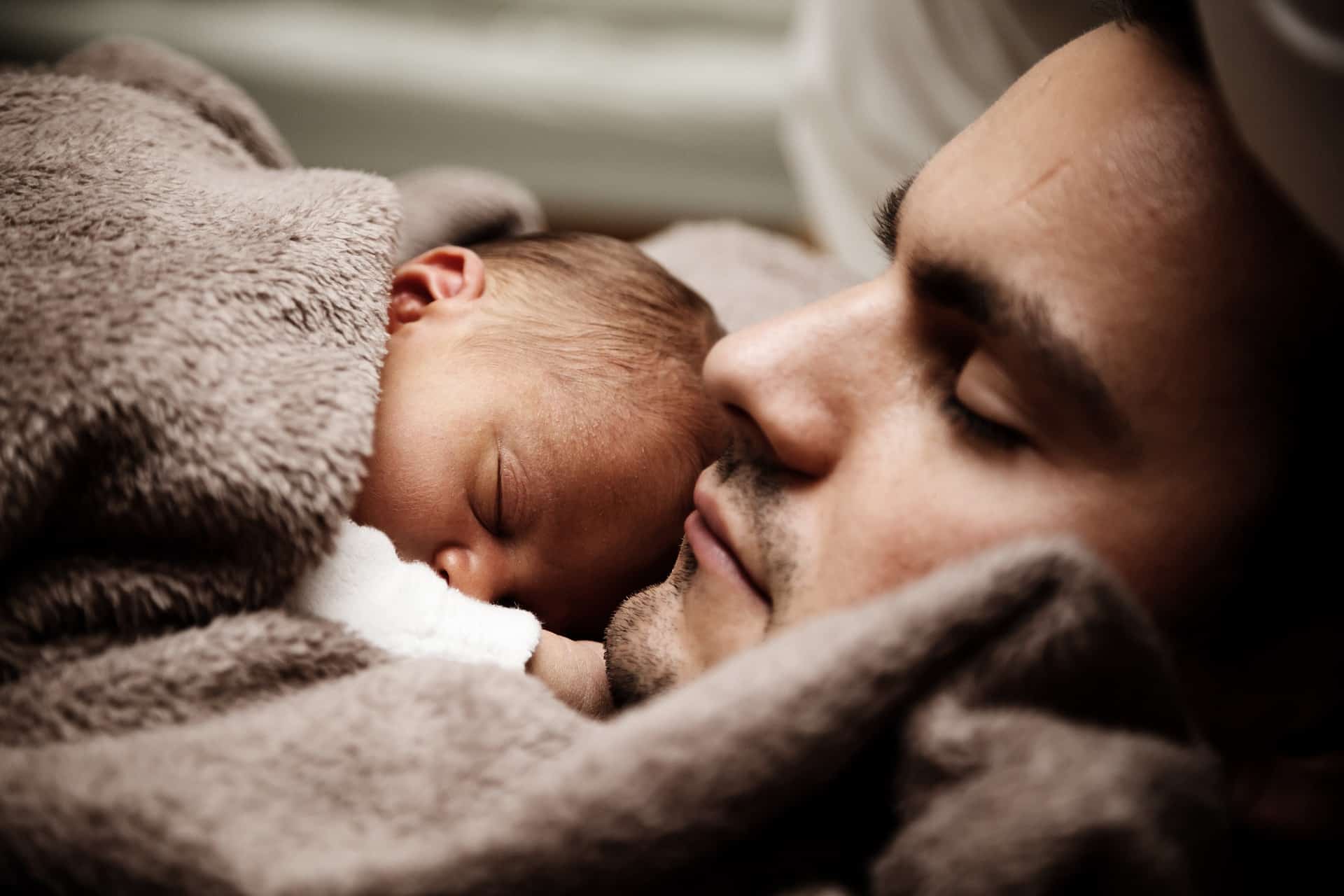 By becoming parents, men lose gray matter to adapt to the arrival of their children