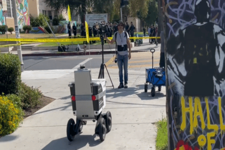 robot serverobotics scene de crime