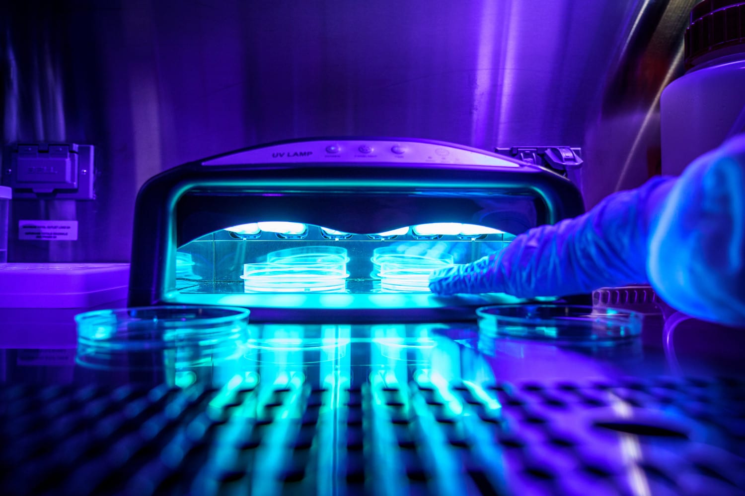Les lampes UV utilisées pour sécher le vernis à ongles endommagent l'ADN