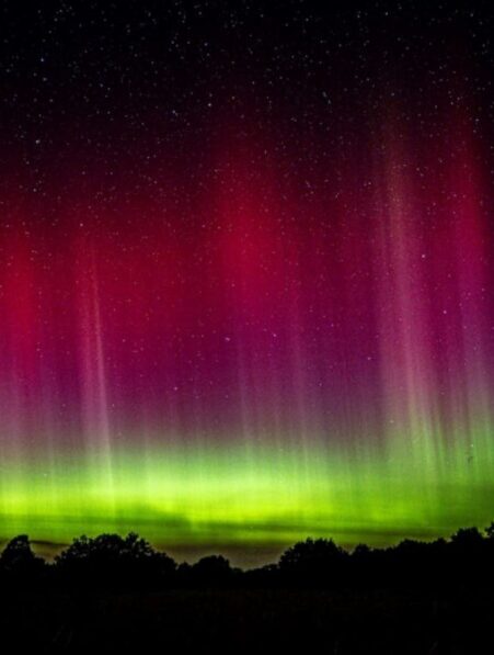 aurore boreale rouge exceptionnel ciel europe couv