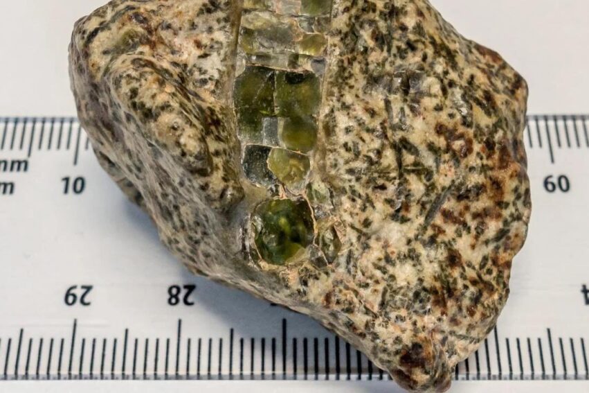 erg chech 002 meteorite plus ancienne couv