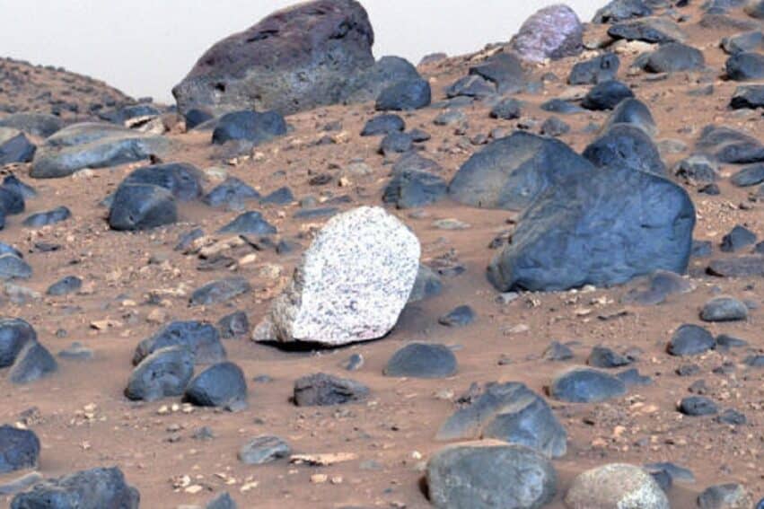 Le rover de la NASA découvre une roche mystérieuse sur Mars du jamais vu auparavant selon les experts couv